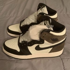 Jordan 1 Retro High Dark Mocha
